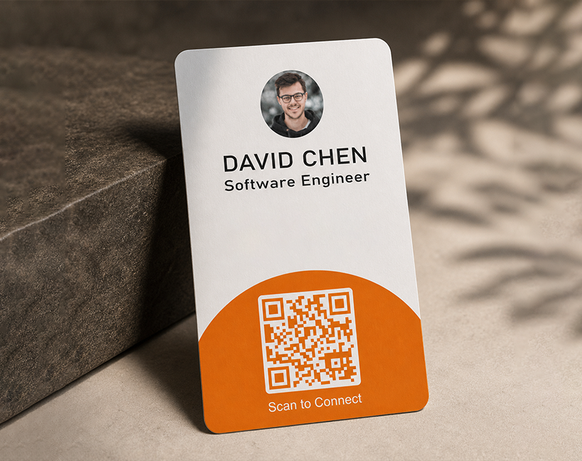 Minimal Accent Card
